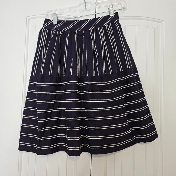 Women's Anthropologie Maeve Nubby Stripes‎ Skirt Navy Blue White Pockets Size 2P - Picture 1 of 7